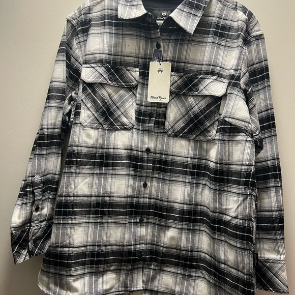 NWT - Oversized Cozy Women’s Flannel Button Up - Picture 1 of 2